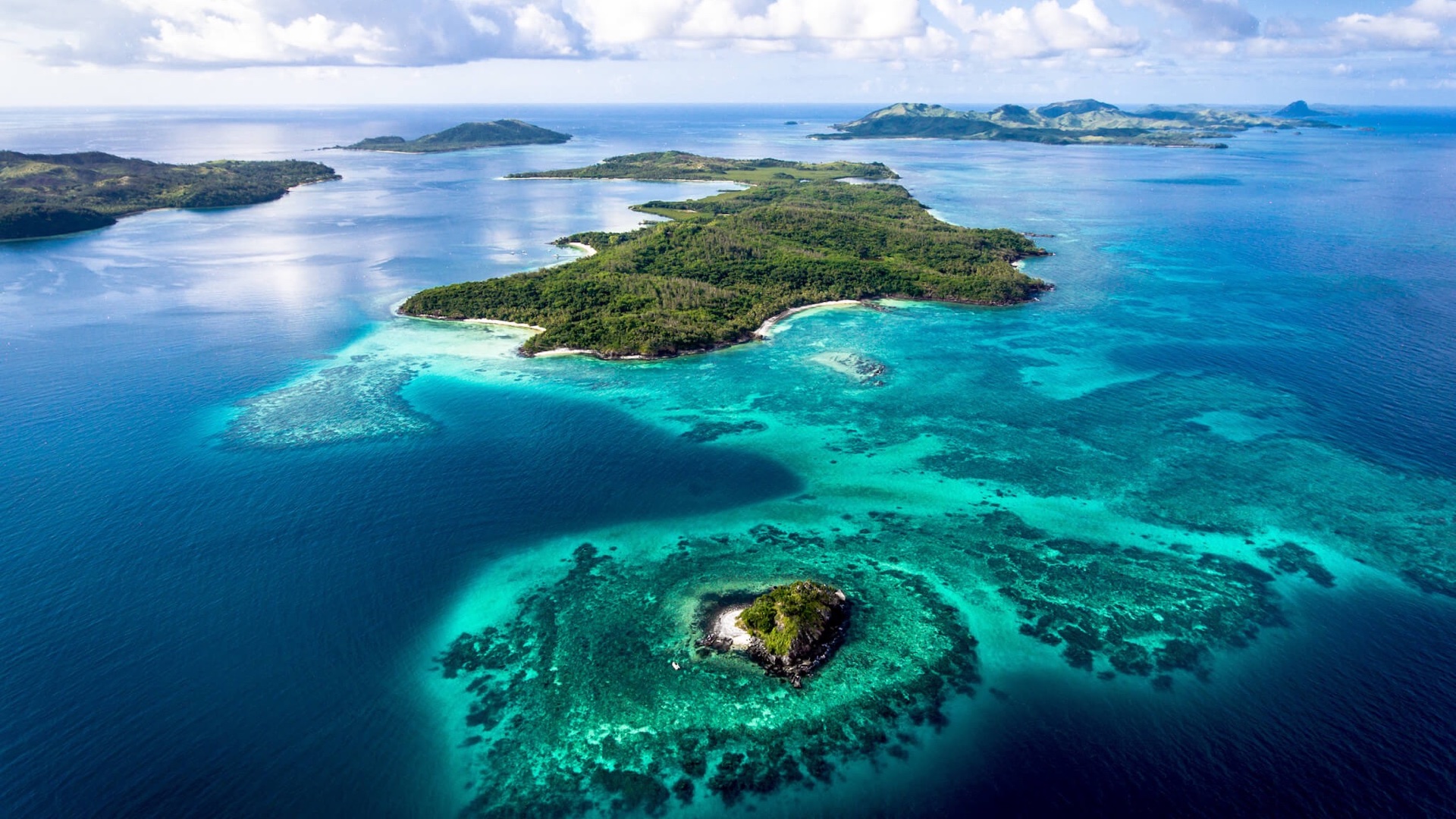 Veduta aerea di Turtle Island e delle lagune delle isole Yasawa, Fiji