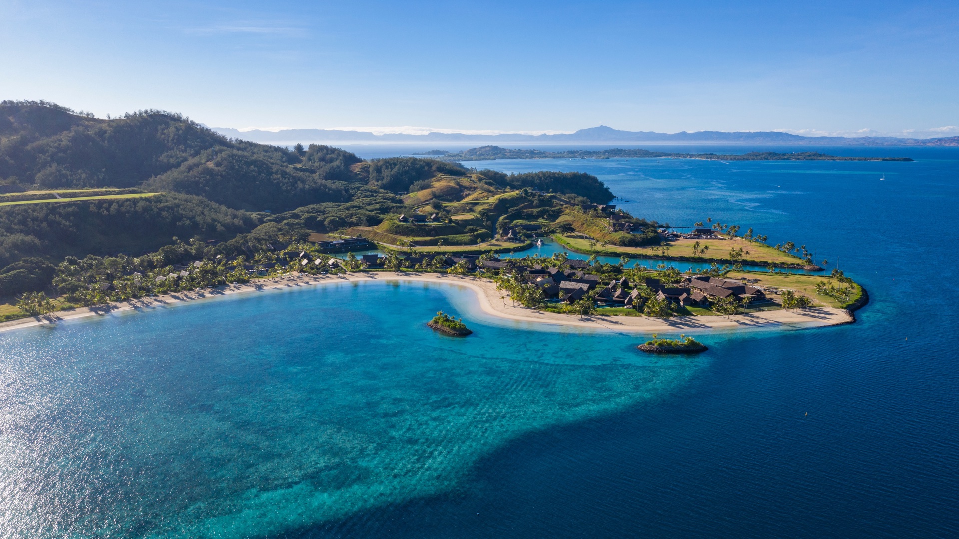 Baia e barriera corallina del Six Senses Fiji a Malolo, nelle isole Mamanuca