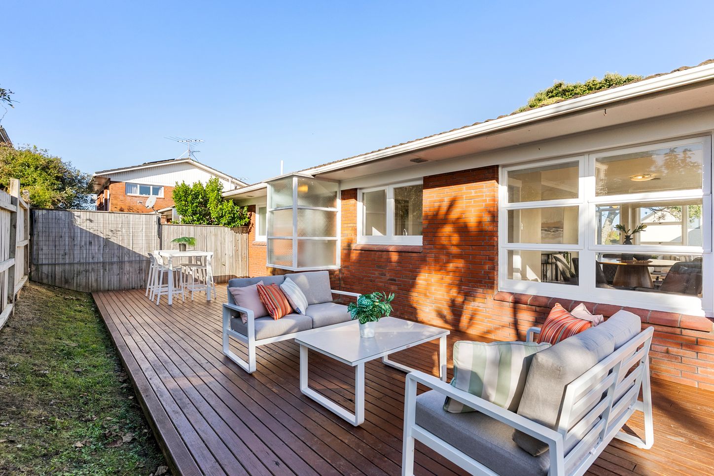East Coast Road, Forrest Hill - outdoor brick deck