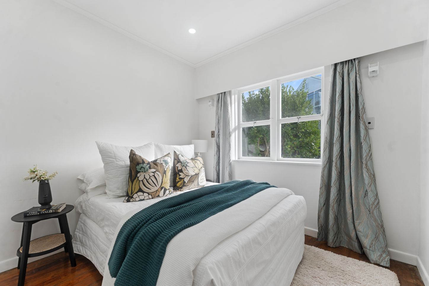 Forest Hill Road - bedroom with teal accents
