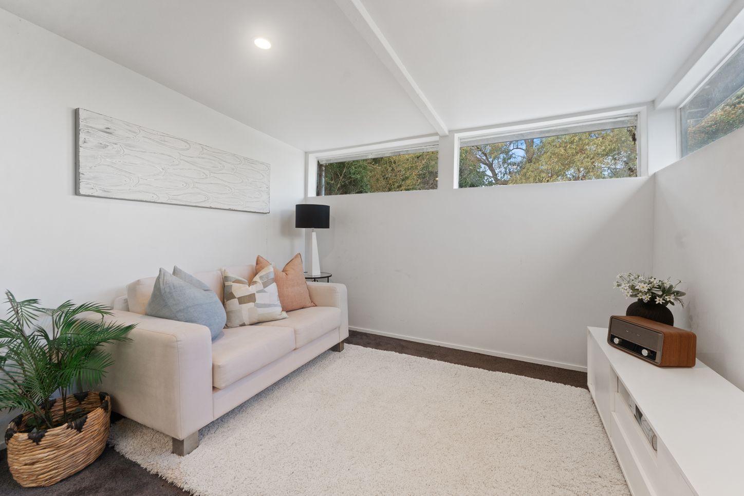 Forest Hill Road - flexible retreat lounge