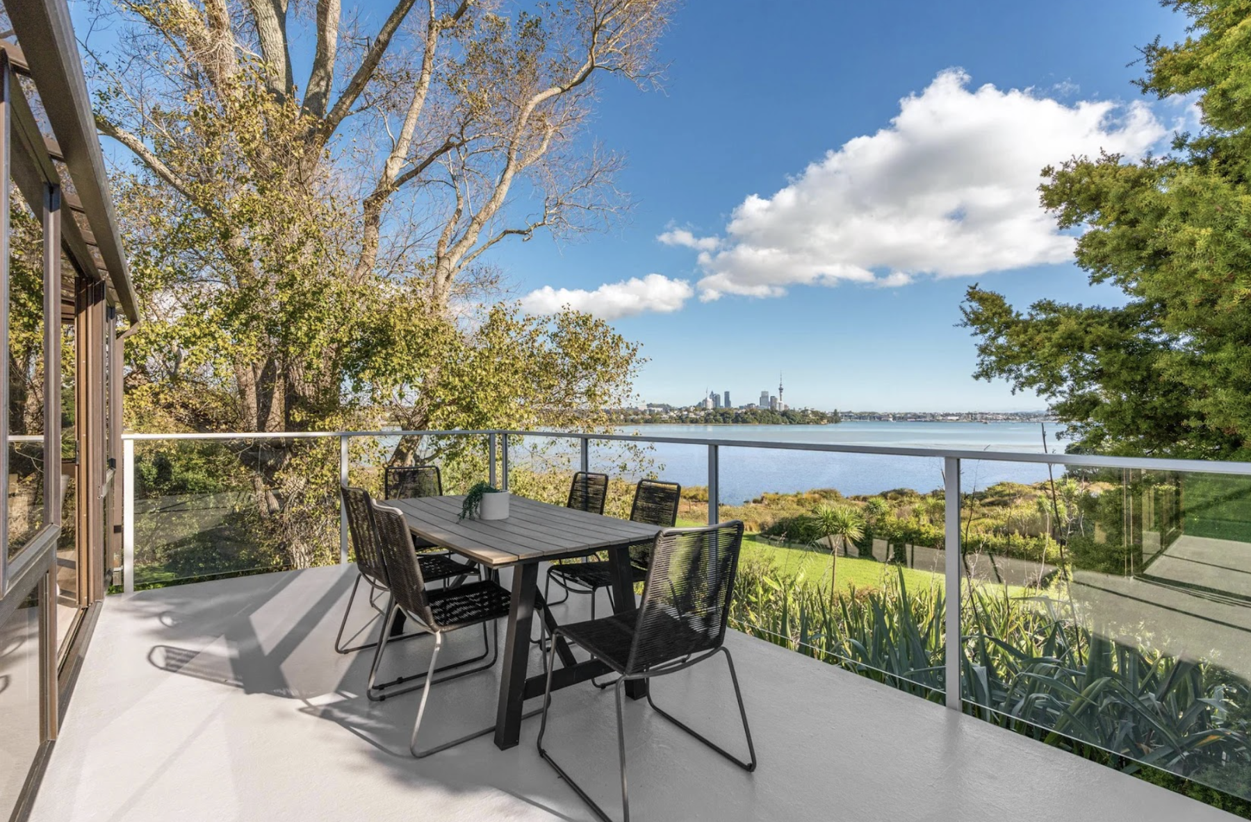 Birkley Road, Bayswater - deck with water and city skyline view