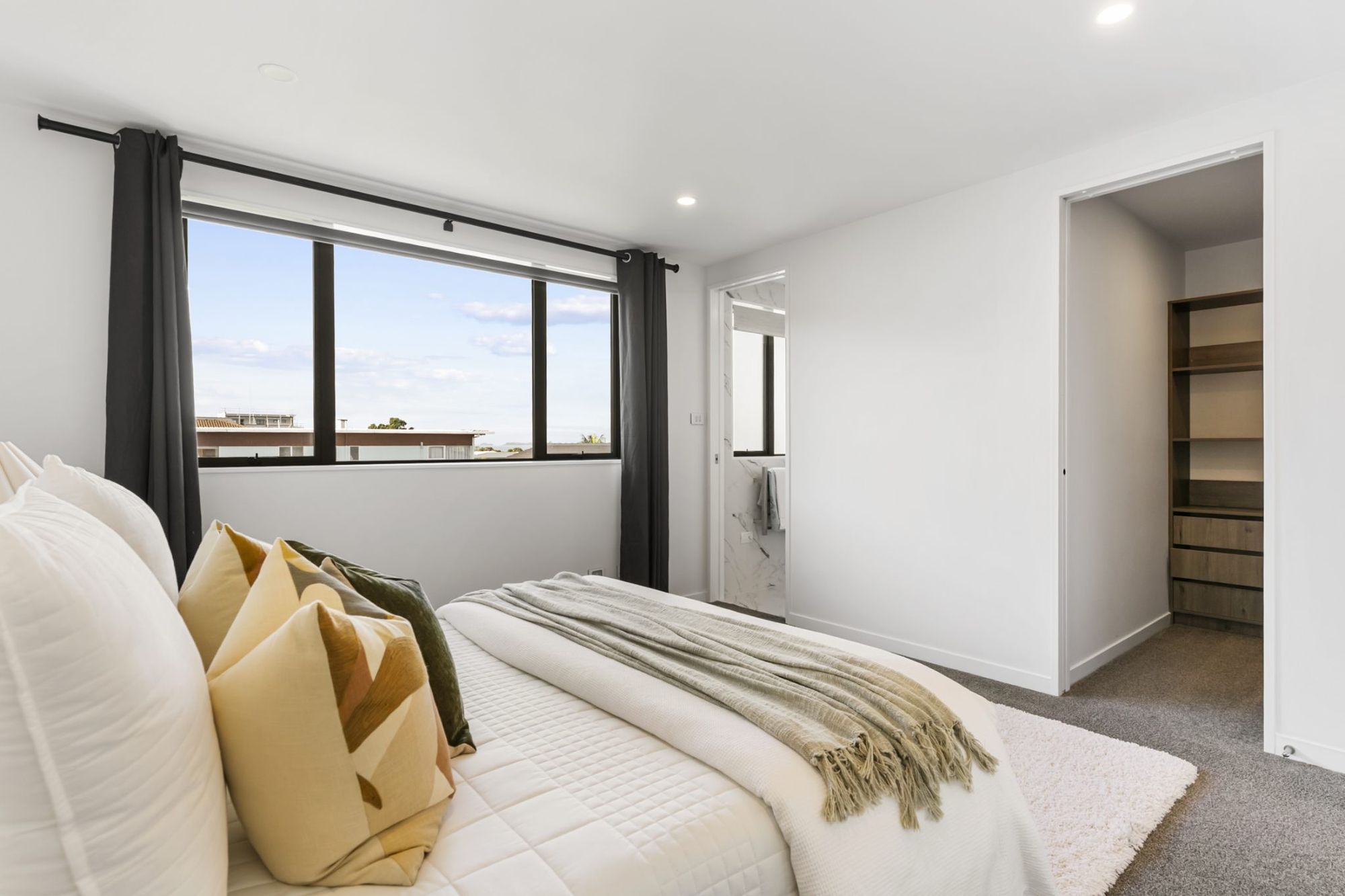 Seaview Road, Castor Bay - bedroom with view
