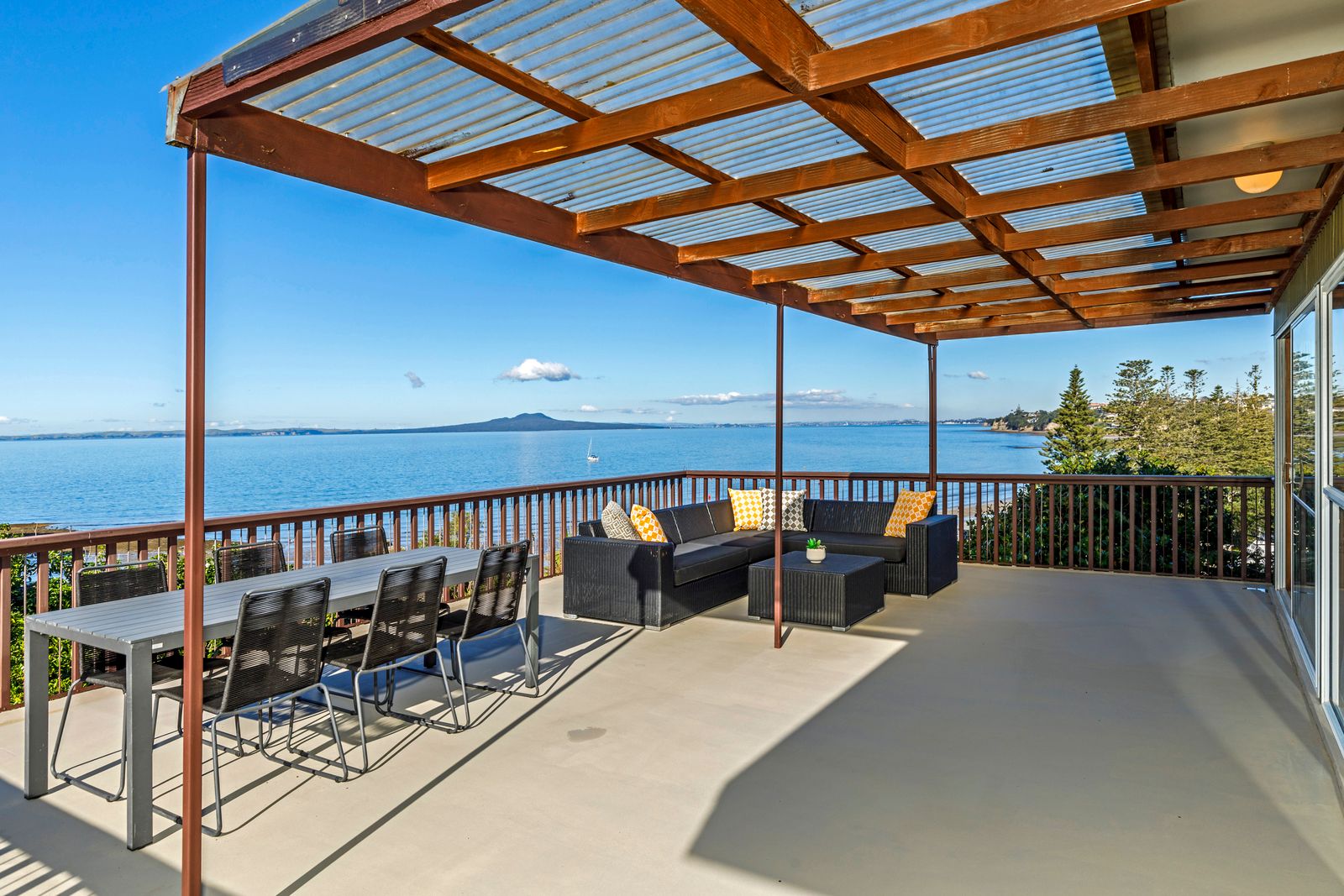 Oban Road, Browns Bay - deck with sea view