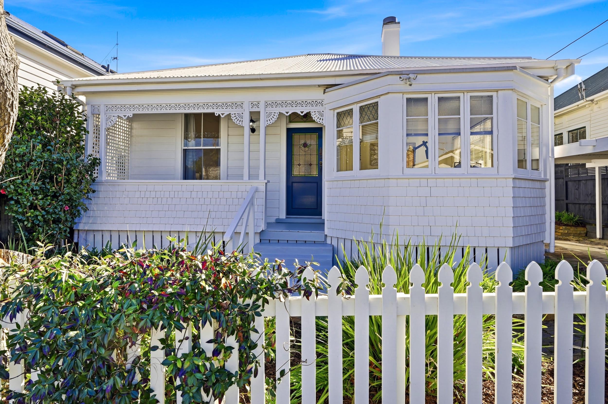 Huia Street, Devonport - villa street frontage with picket fence