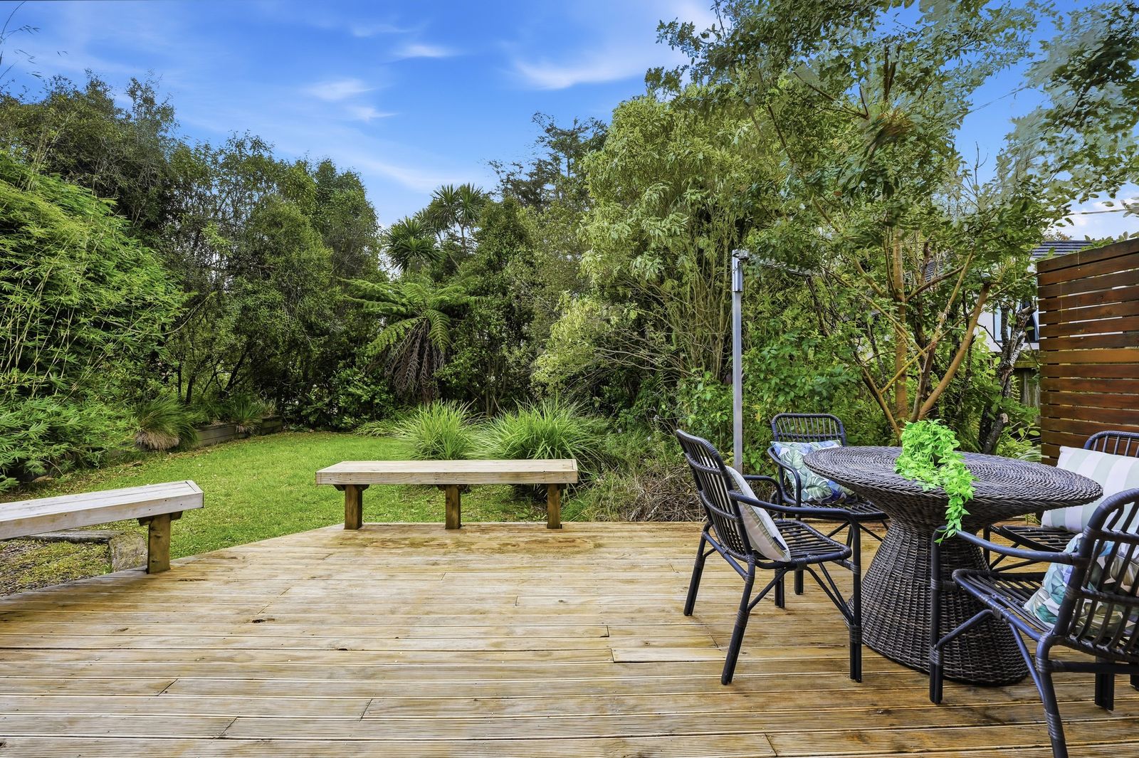 Sartors Avenue, Northcross - deck with outdoor dining setting