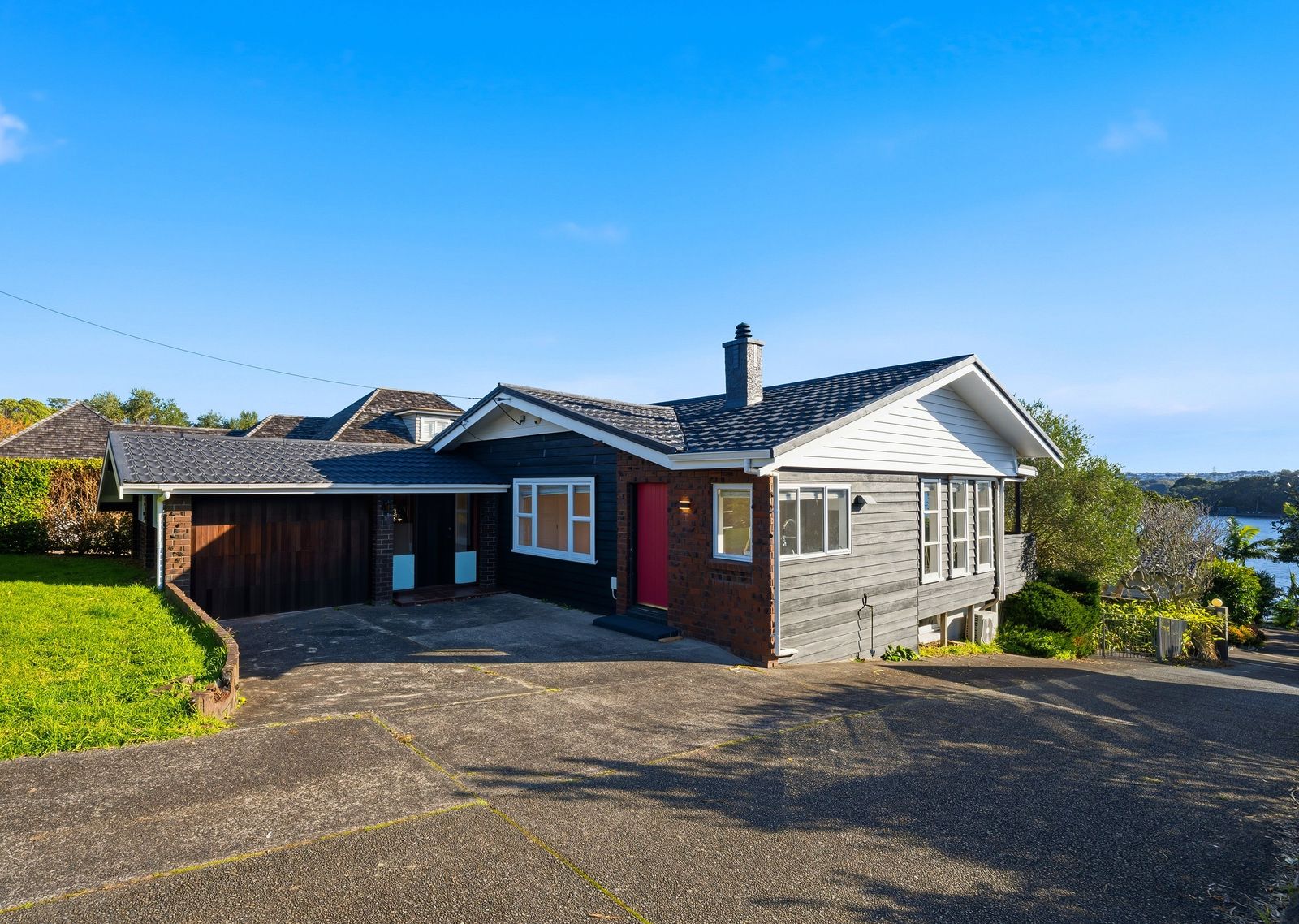 Hurstmere Road, Takapuna - home frontage above the bay