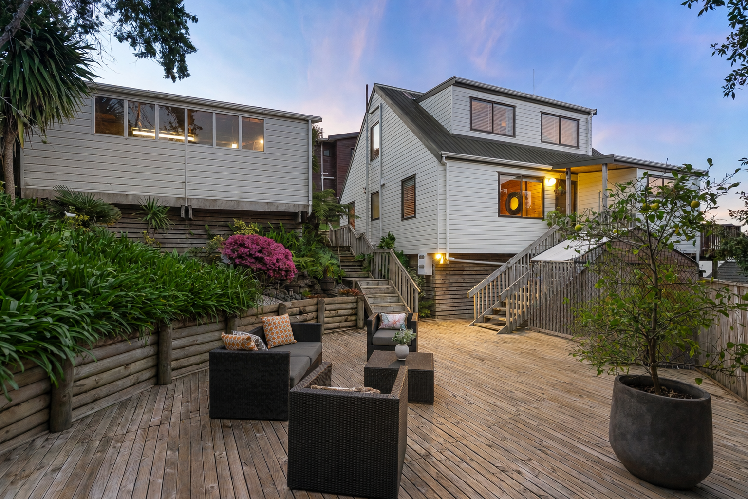 East Coast Road, Browns Bay - entertaining deck