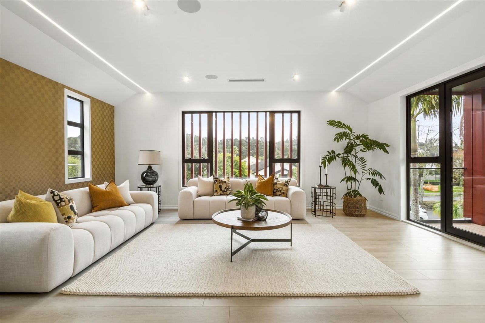 Landing Drive, Albany - living room