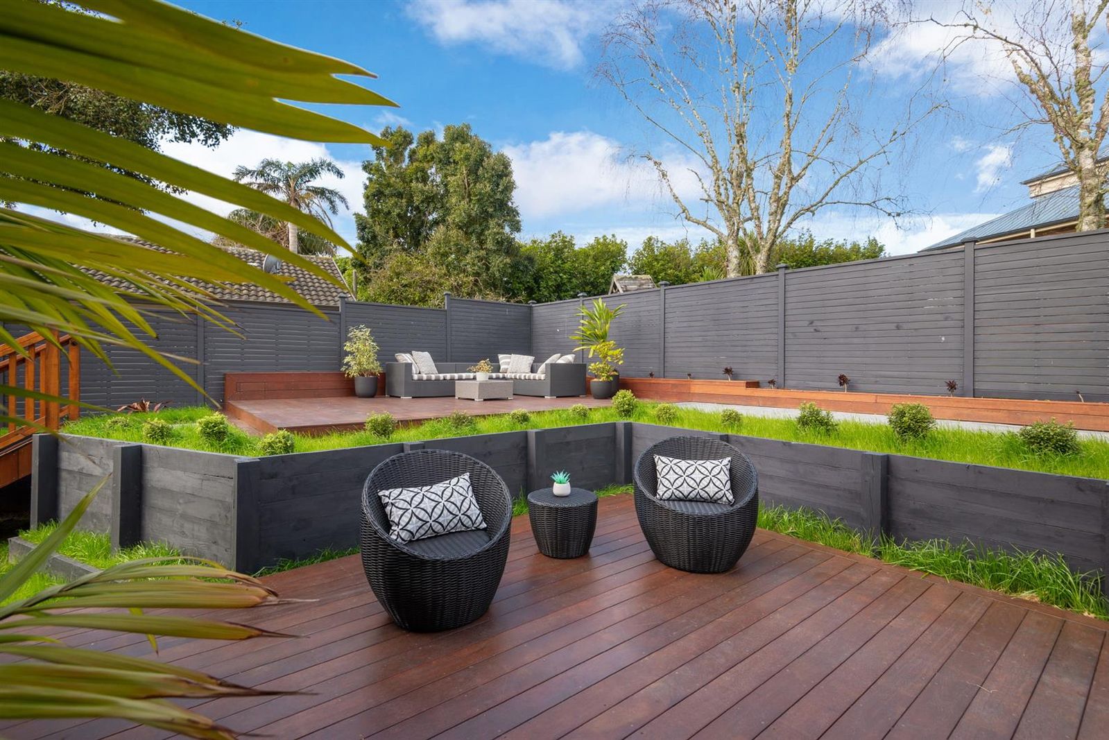 Landing Drive, Albany - outdoor lounge deck