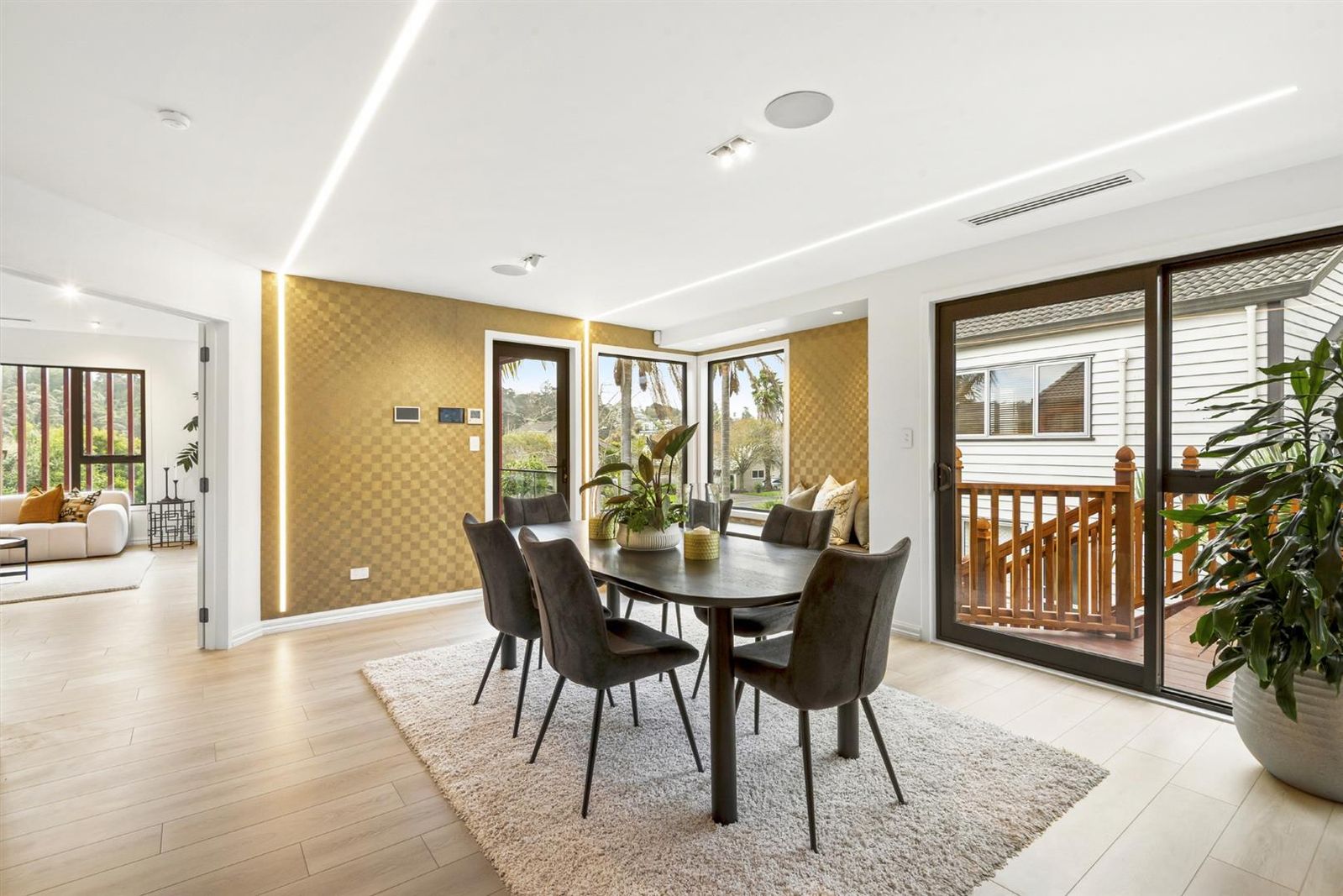 Landing Drive, Albany - dining room