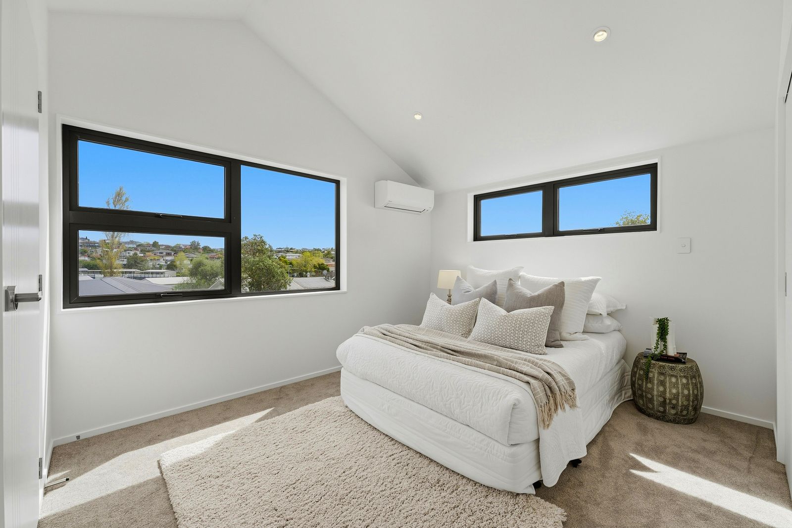 Moore Street, Hillcrest - bedroom