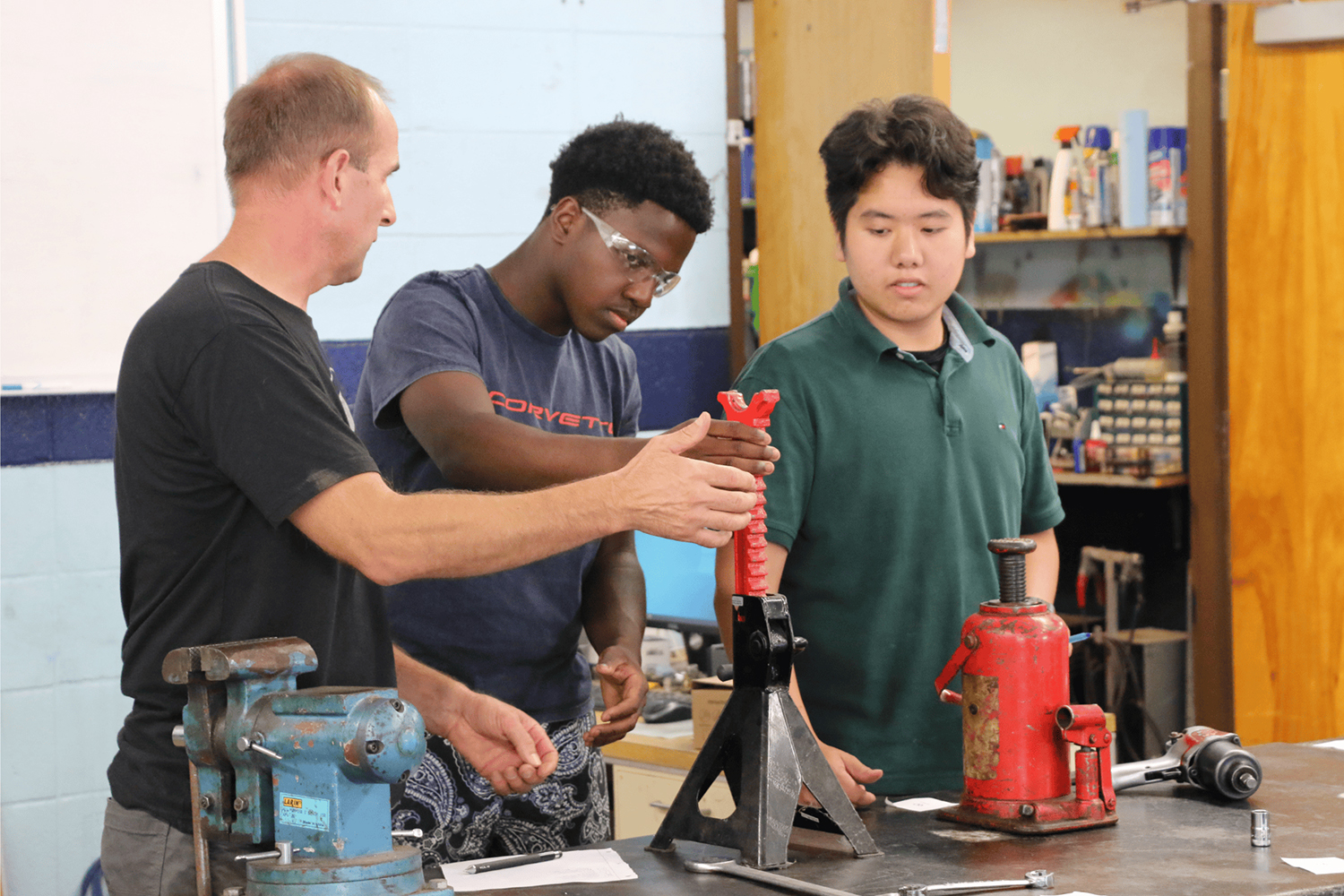 Portland Adventist Academy Keeps Auto Mechanics Class in the Curriculum
