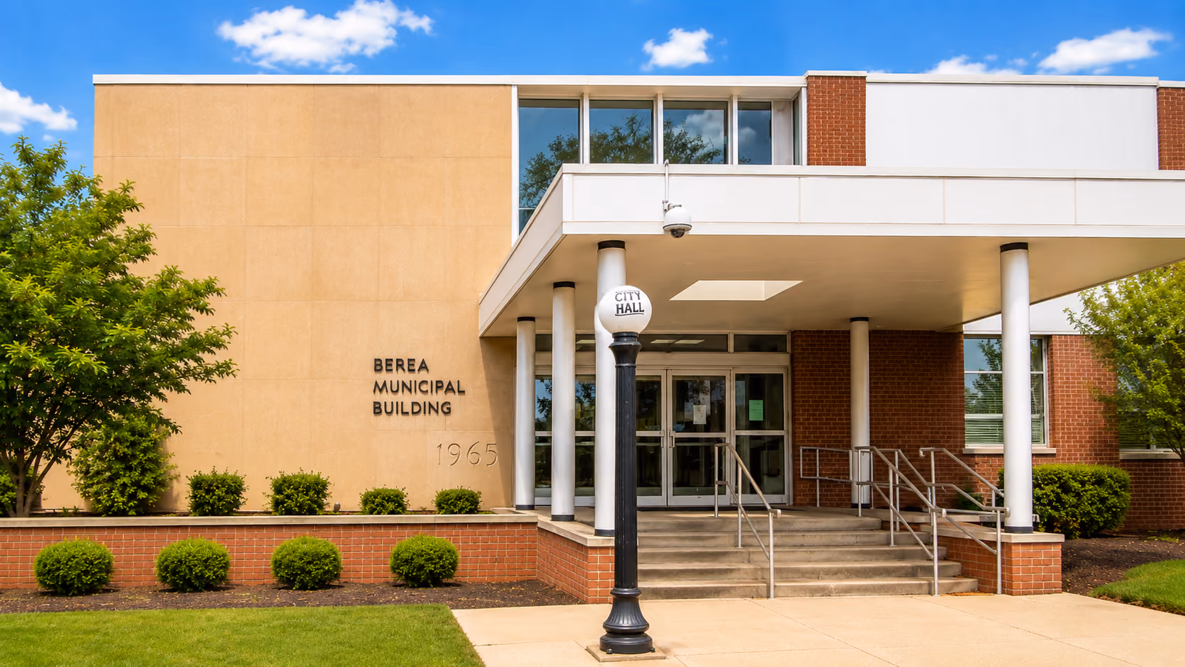 Exterior of the Berea Municipal Court building at 11 Berea Commons in Berea, Ohio