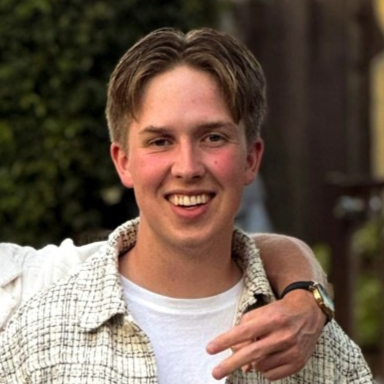 Mikael Larsen's avatar