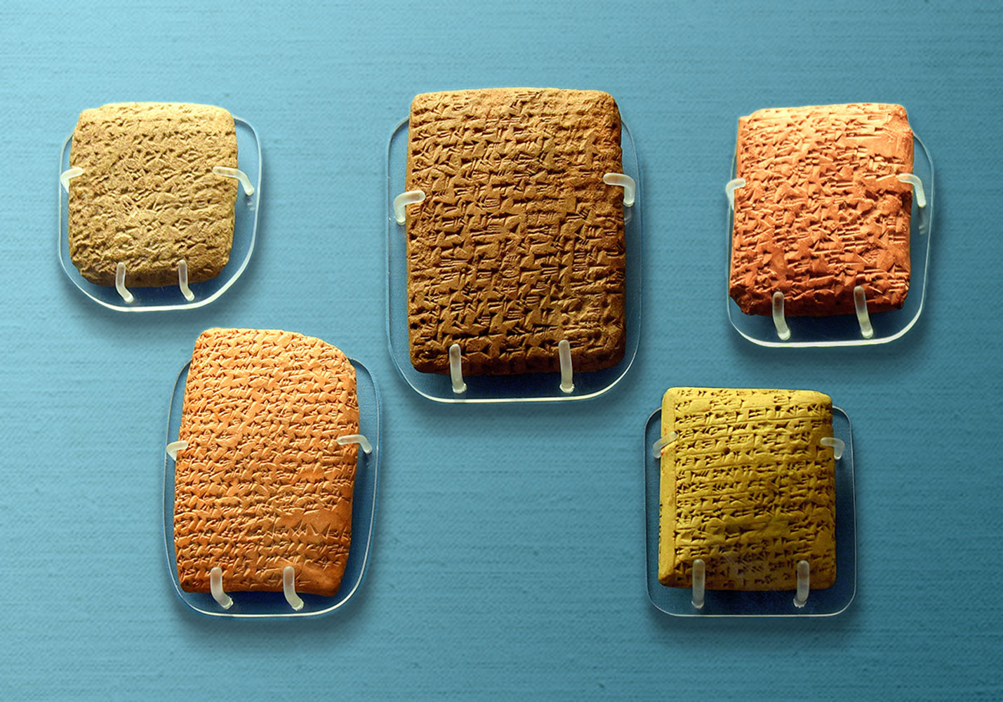 Amarna Mektupları: Sekiz Bölümlük Bir Dizi —...