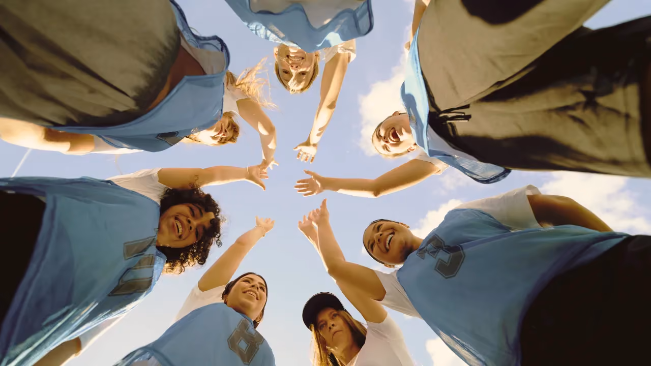 2026 National Alumni Survey: 9 Trends Reshaping Alumni Giving & Engagement