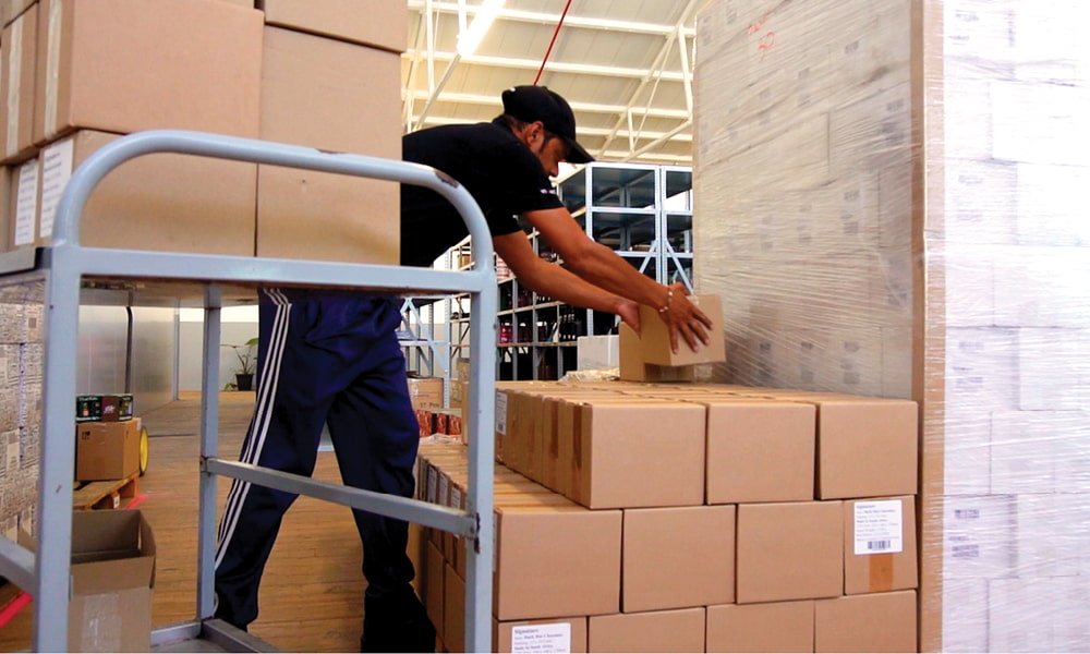 How fulfilment warehouses handle peak season demand