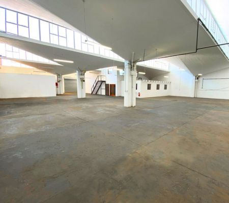 Warehouse with yard and office in Epping 2