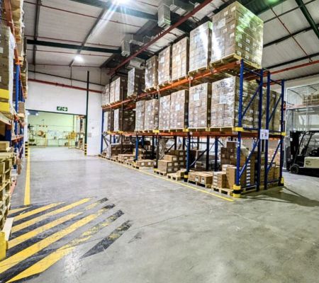 High-spec 400m² warehouse with office in Montague Gardens