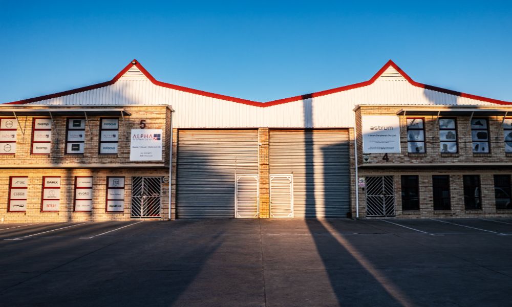 Warehouse for sale in Montague Gardens