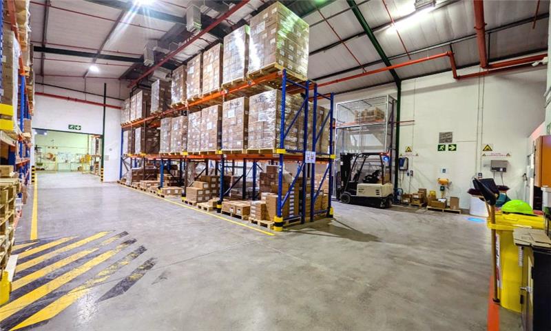 Modern 400m² warehouse for sale in Montague Gardens