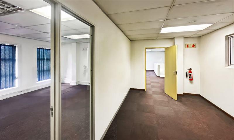 Modern 400m² warehouse for sale in Montague Gardens