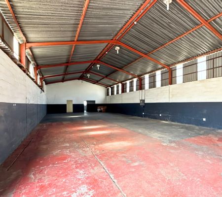 Warehouse with yard and office in Parow