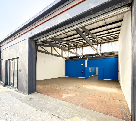 Logistics warehouse in Paarden Eiland 