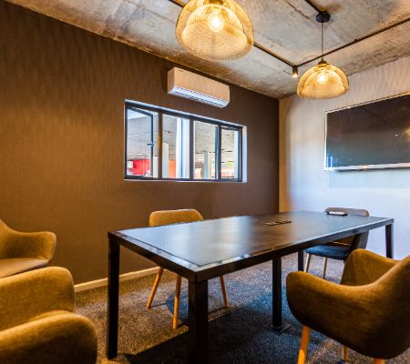 2 - 6 person office with free business services in Wetton