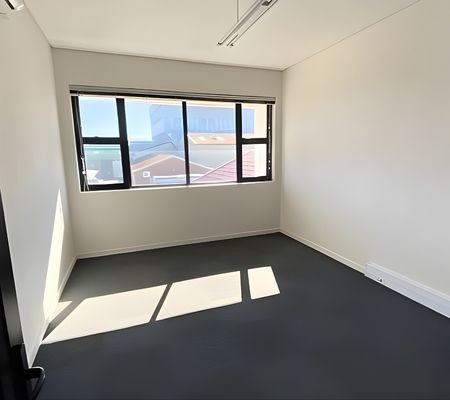 Secure office space in Paarden Eiland