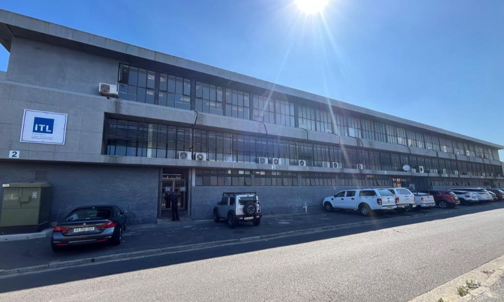Refurbished office space for large teams in Maitland