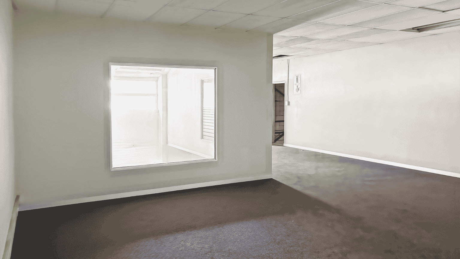 Spacious office with private entrance in Paarde Eiland