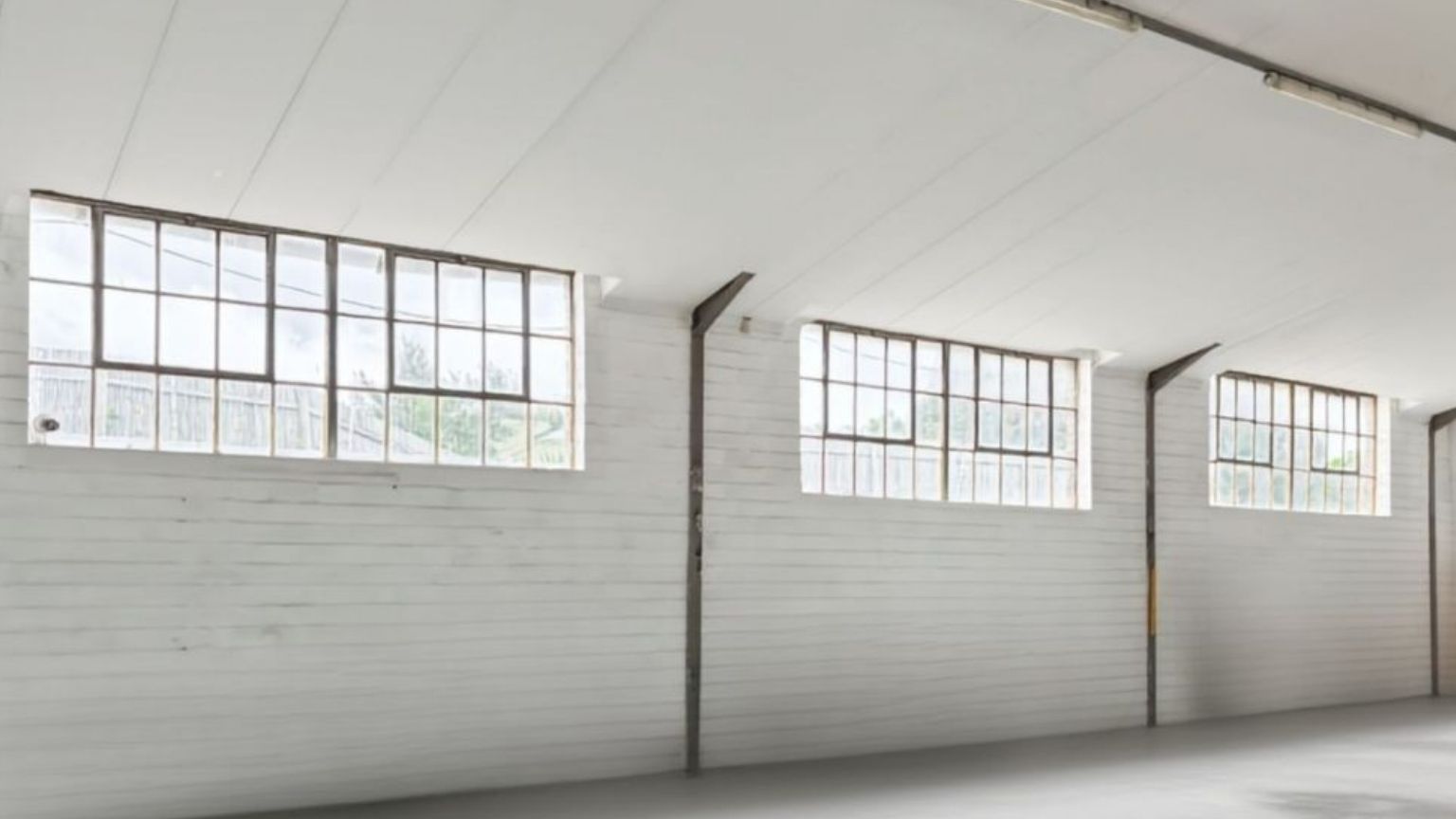 Prime warehouse with office and reception