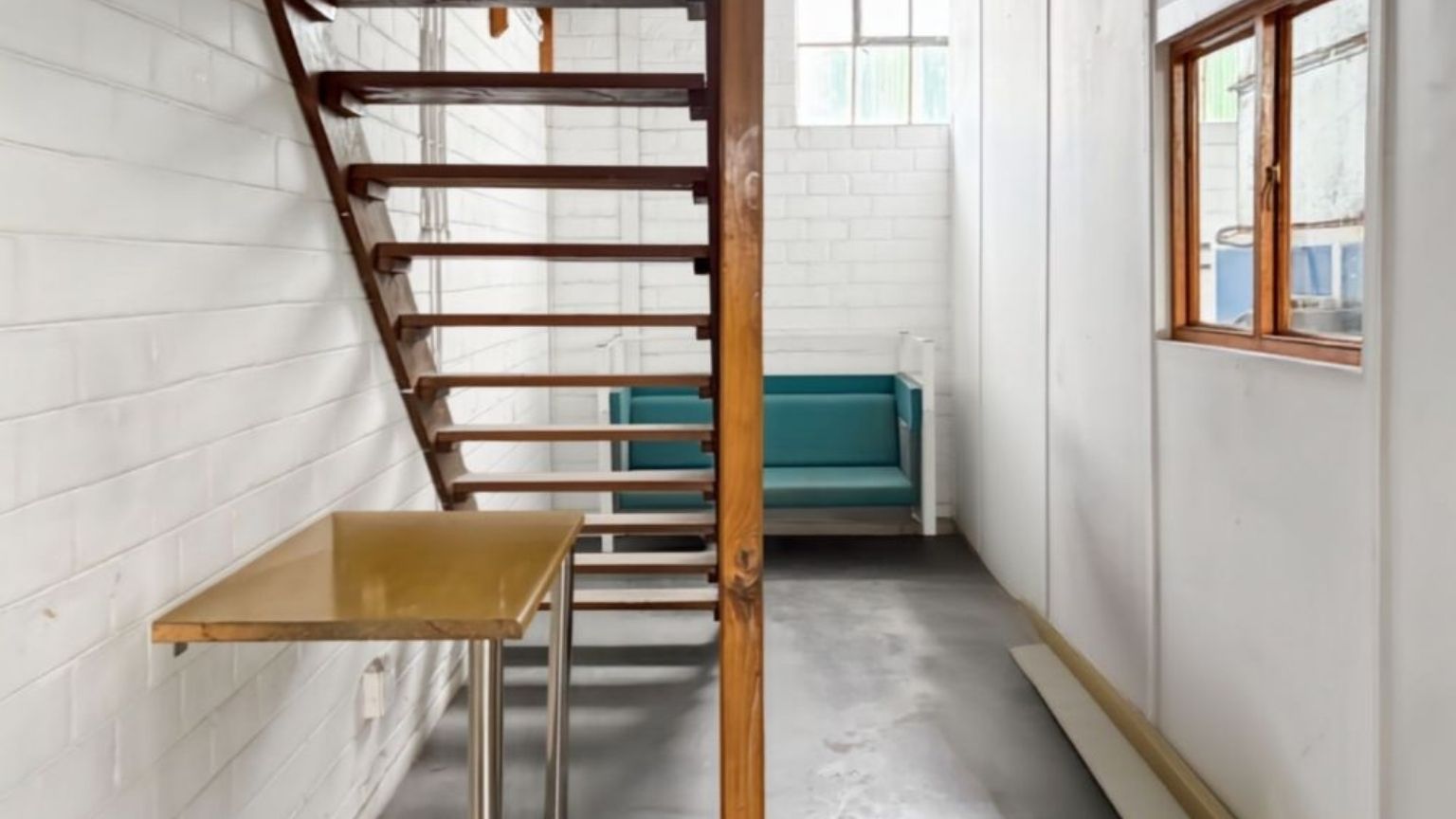 Prime warehouse with office and reception