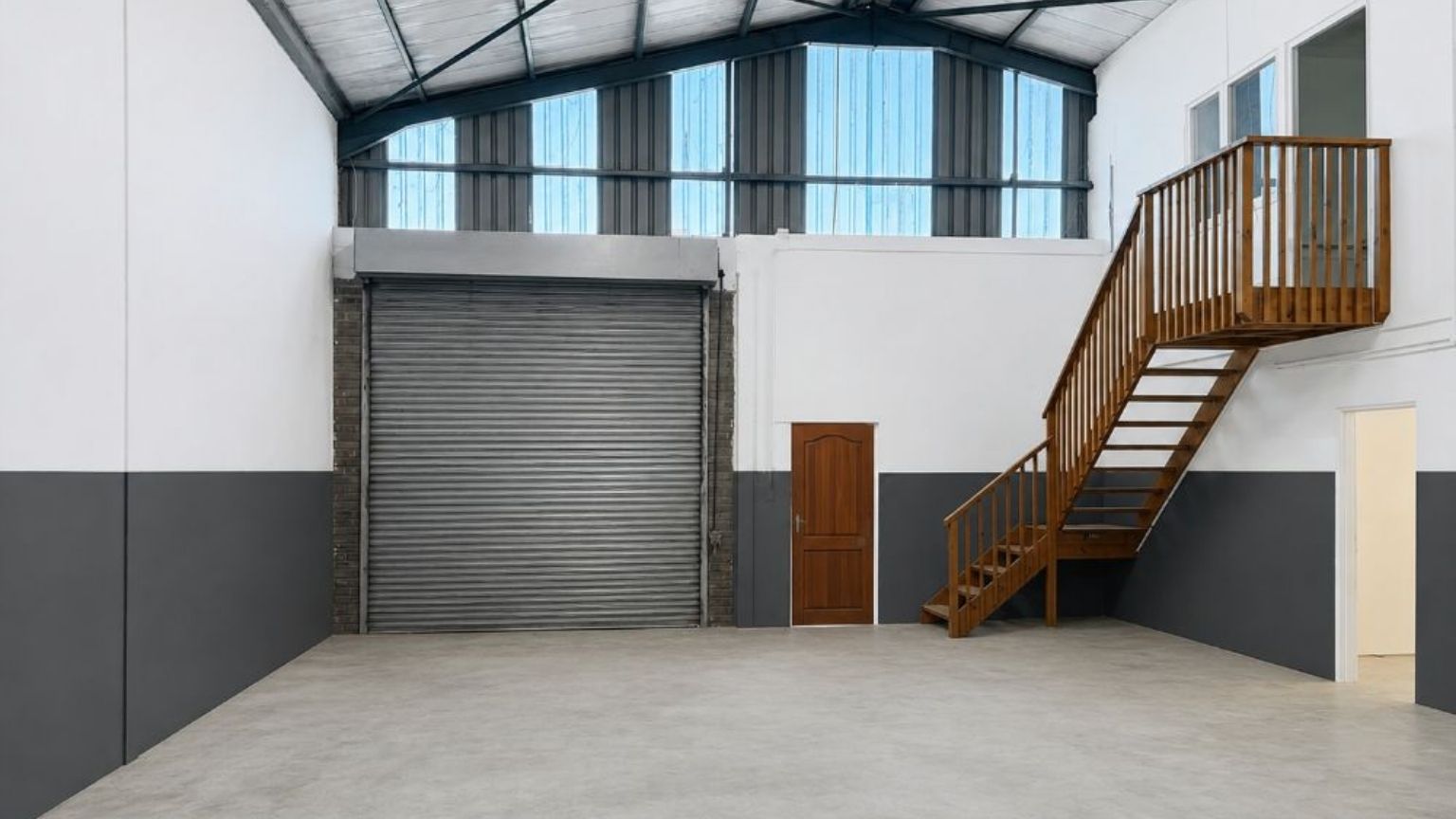 Prime warehouse with mezzanine office 