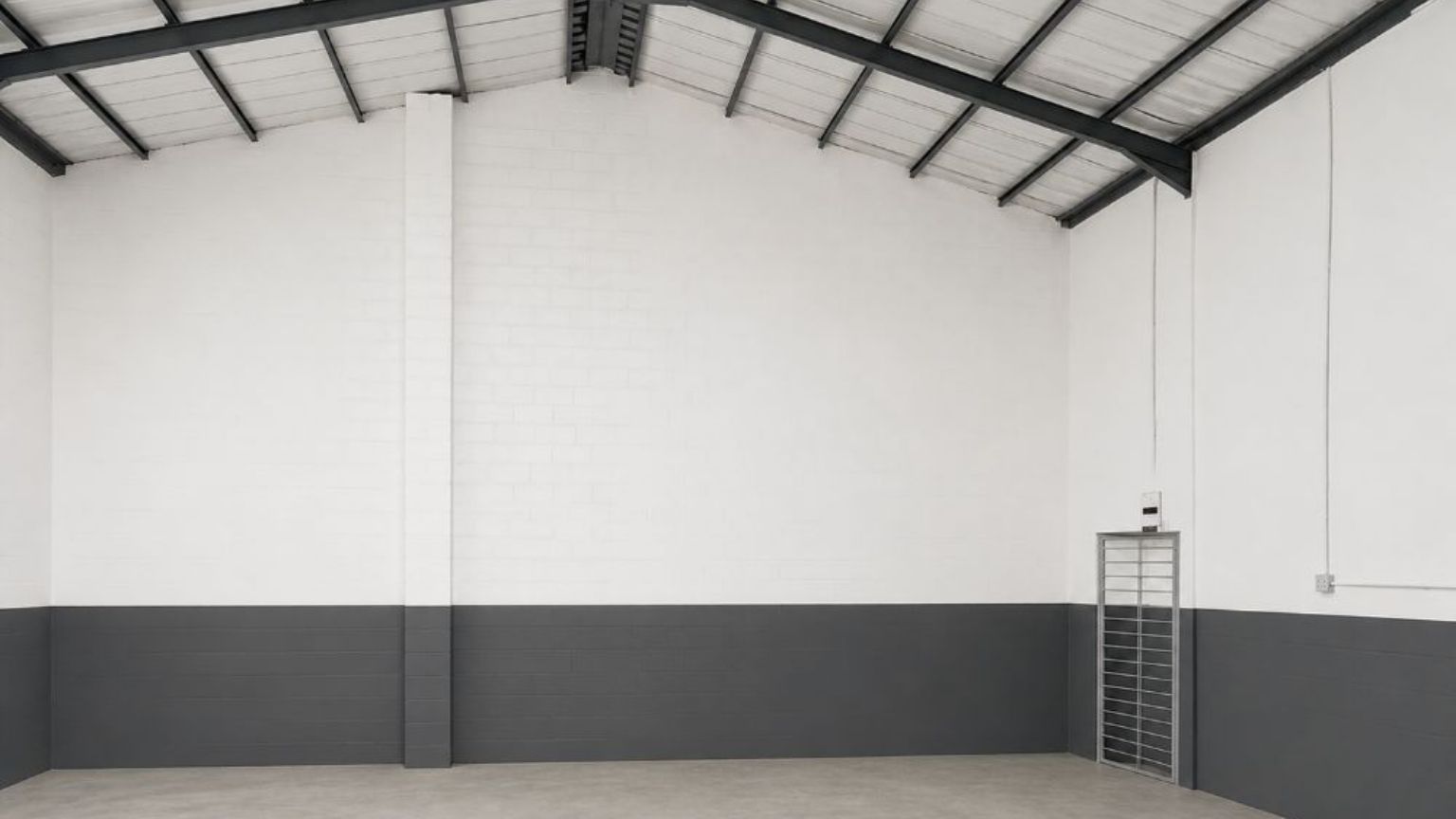 Prime warehouse with mezzanine office
