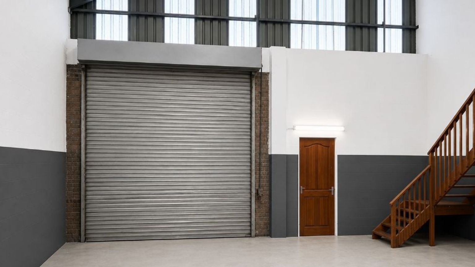 Prime warehouse with mezzanine office