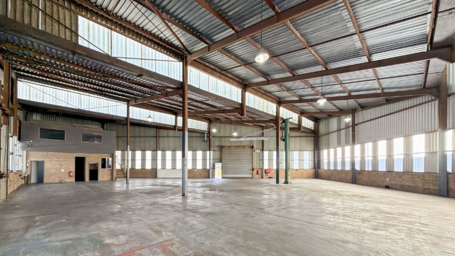 Large warehouse with multiple access points in Merinda Works