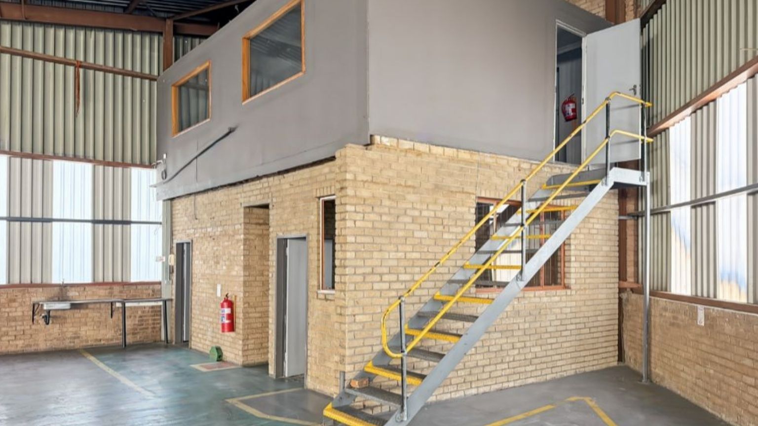Large warehouse with multiple access points in Merinda Works