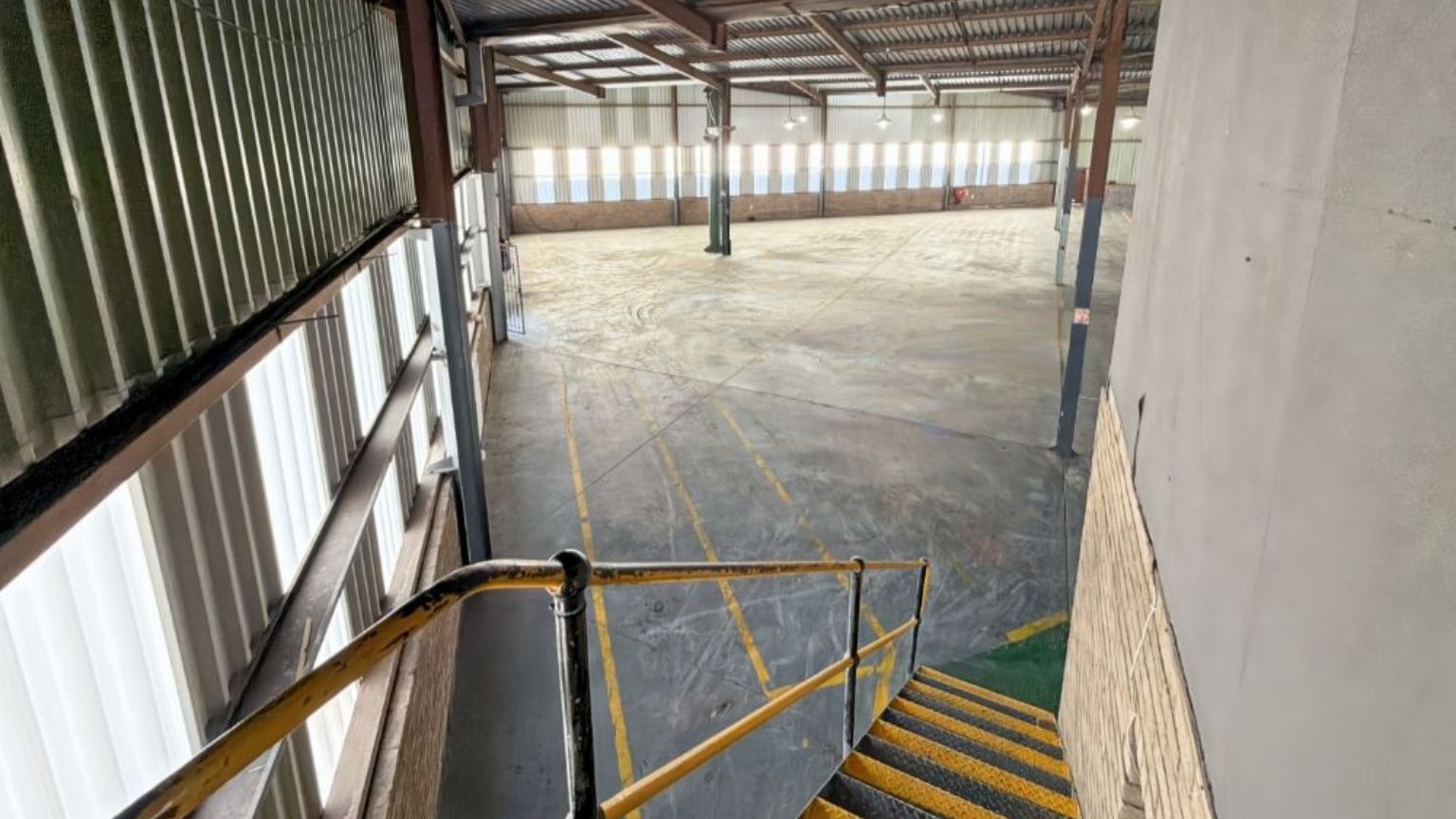 Large warehouse with multiple access points in Merinda Works