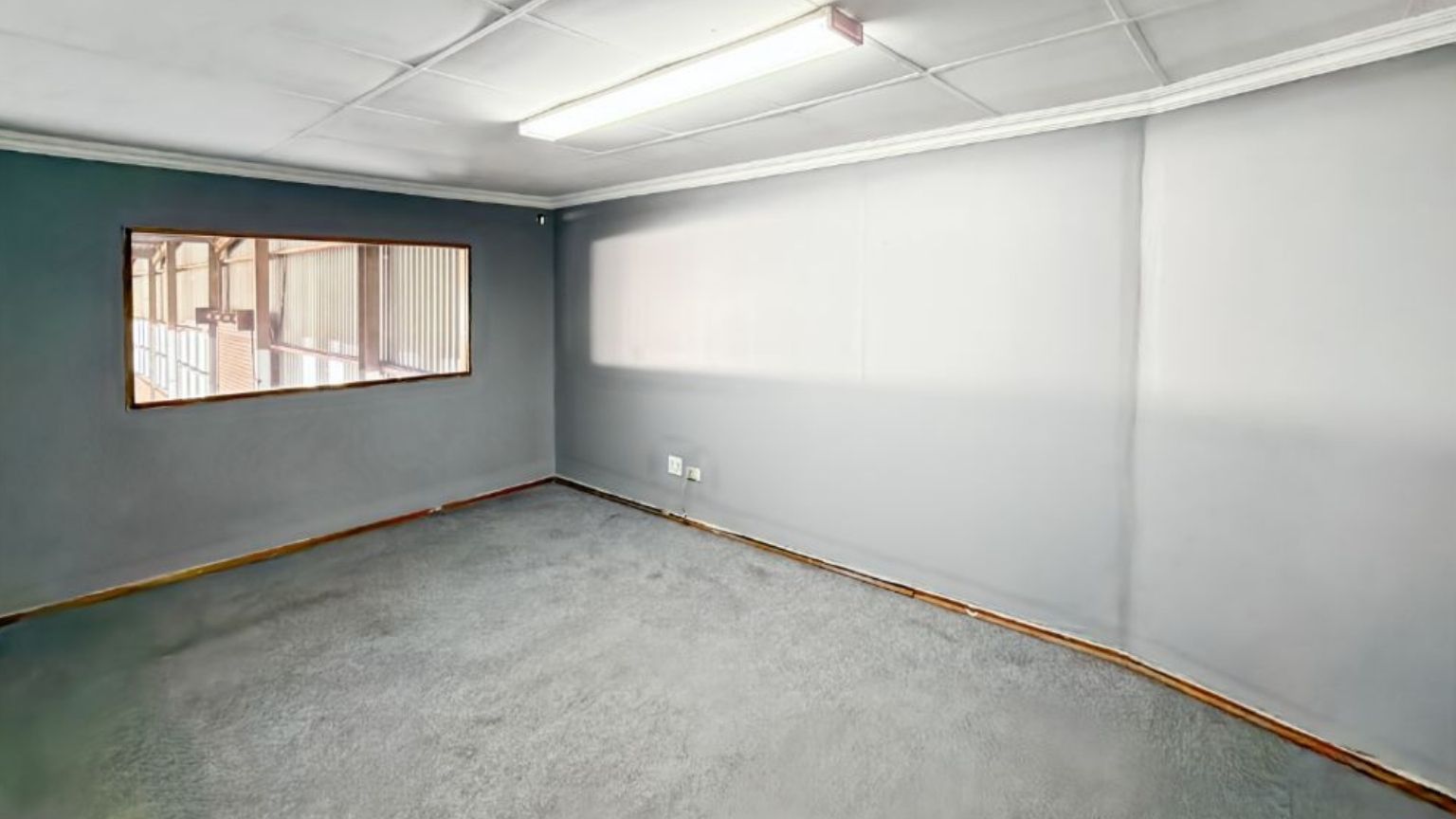 Large warehouse with multiple access points in Merinda Works