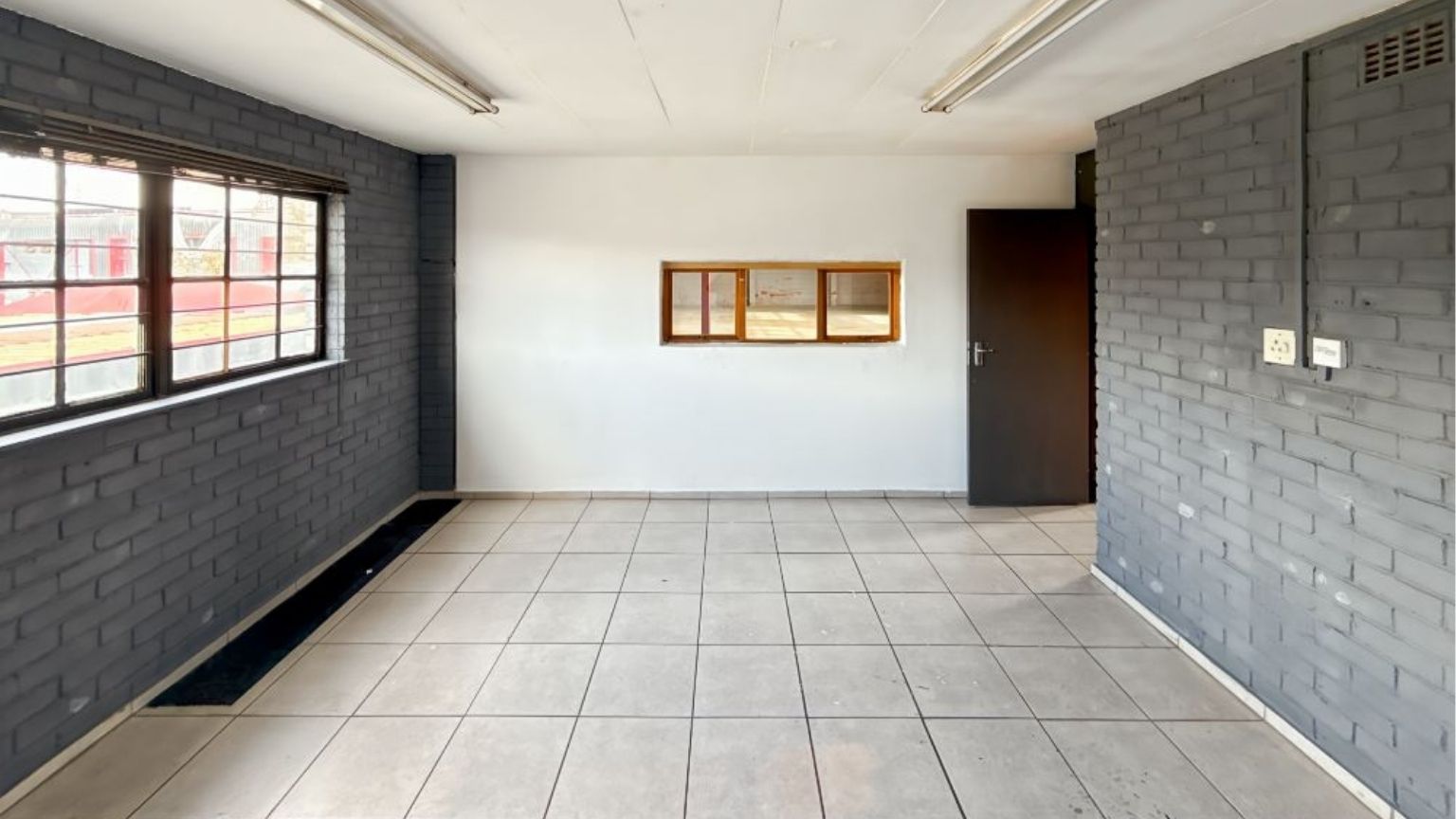Functional warehouse with office space