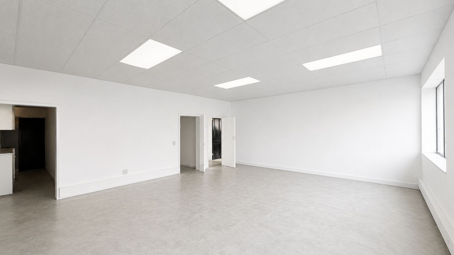 High-power warehouse with goods lift in Maitland