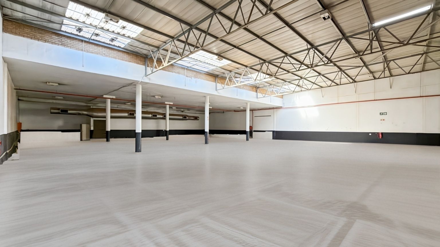 Premium warehouse with upstairs office in Randburg
