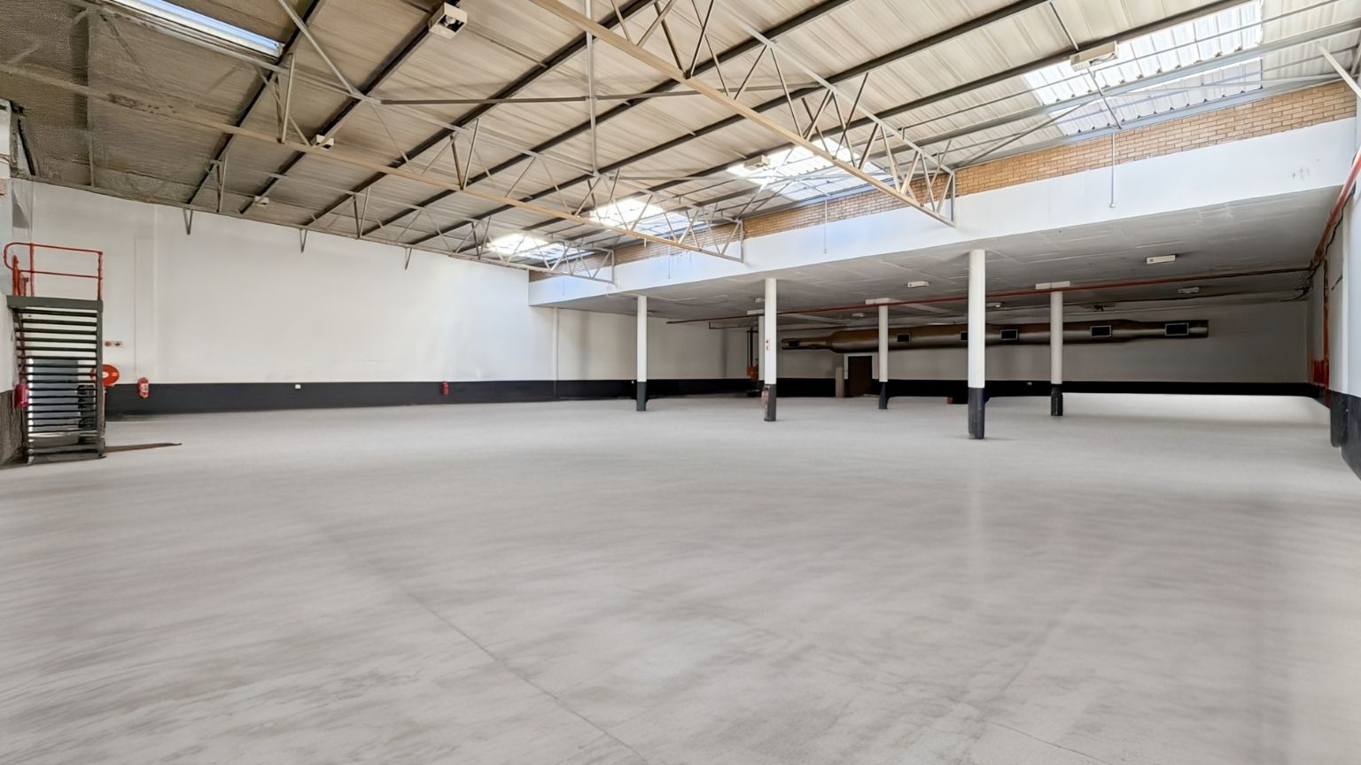 Premium warehouse with upstairs office in Randburg