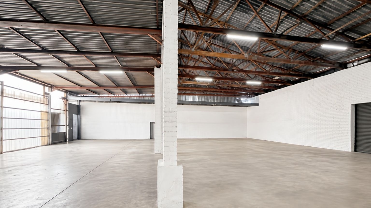 Spacious industrial warehouse in Parow Industrial