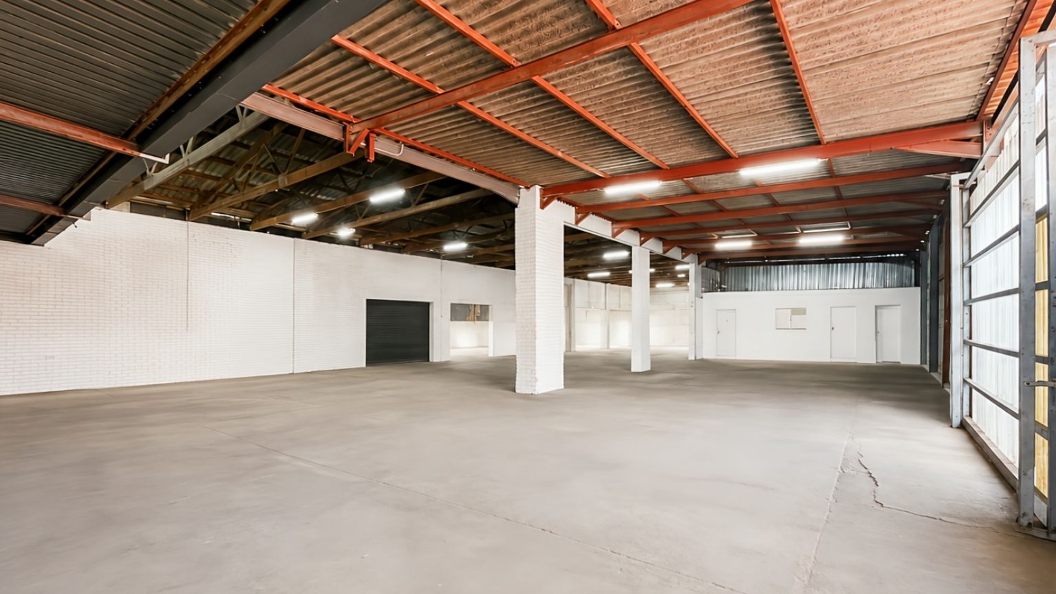 Spacious industrial warehouse in Parow Industrial