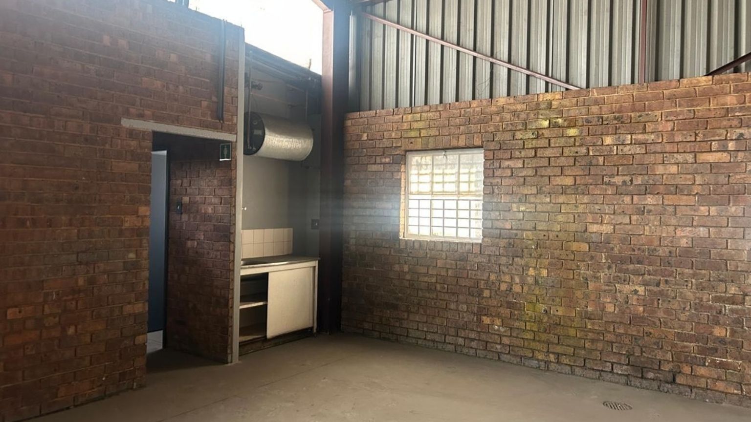 Flexible warehouse space in Wadeville