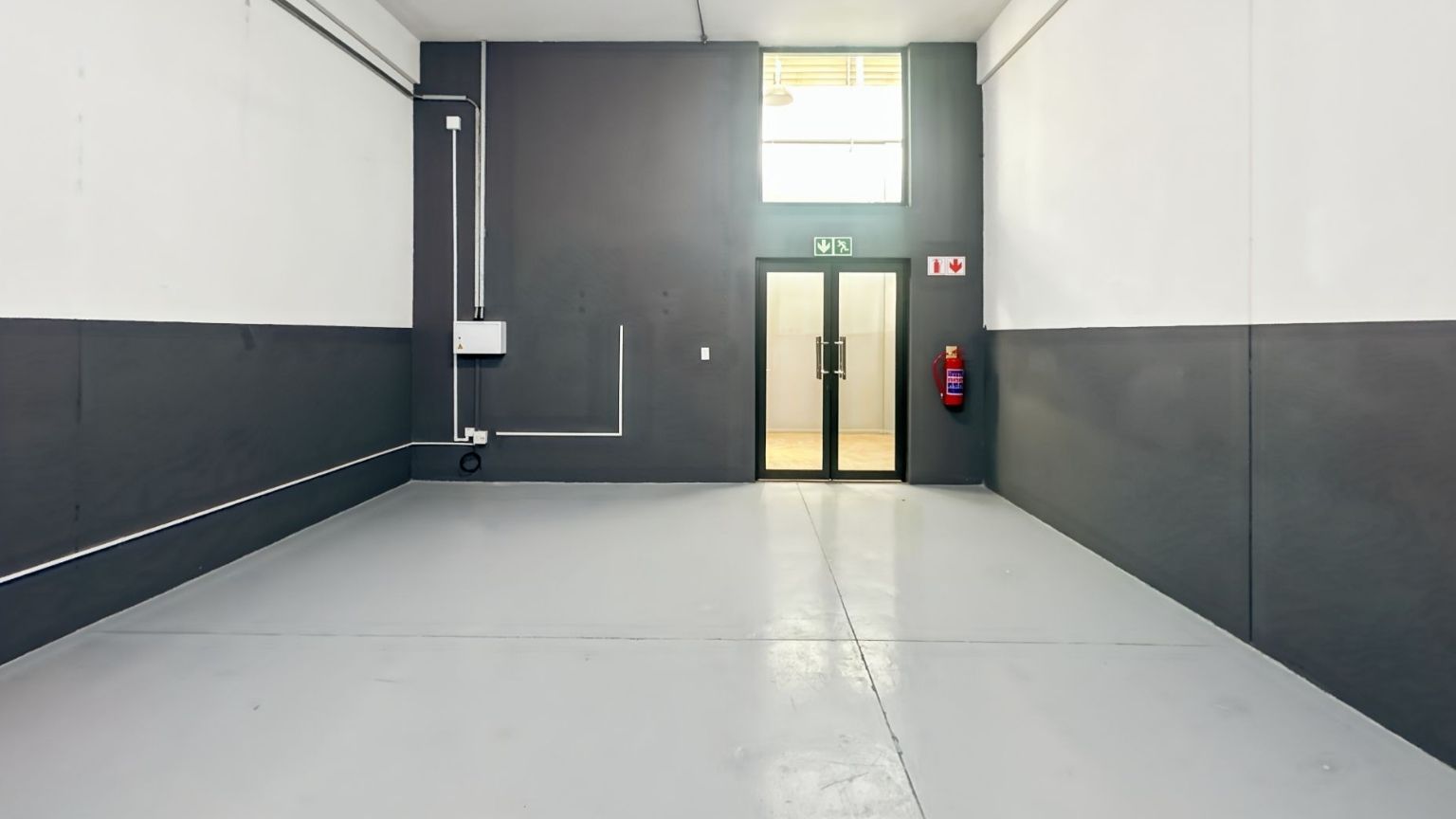 Versatile warehouse in Isando